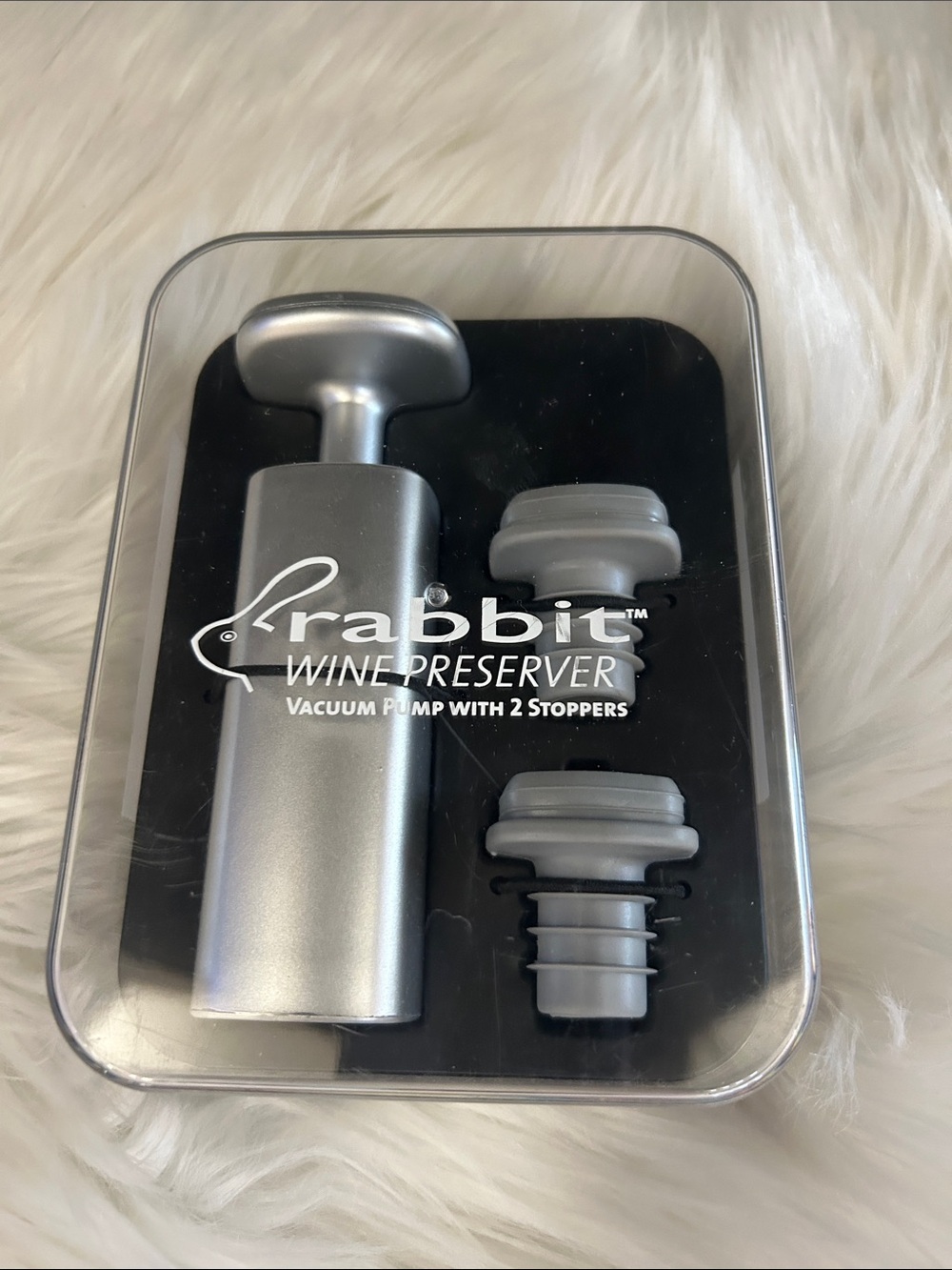 NWT Rabbit Wine Preserver Vacuum Pump with 2 Stoppers - Silver